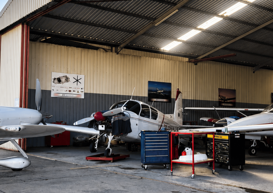 5 Signs your aircraft might be asking for maintenance