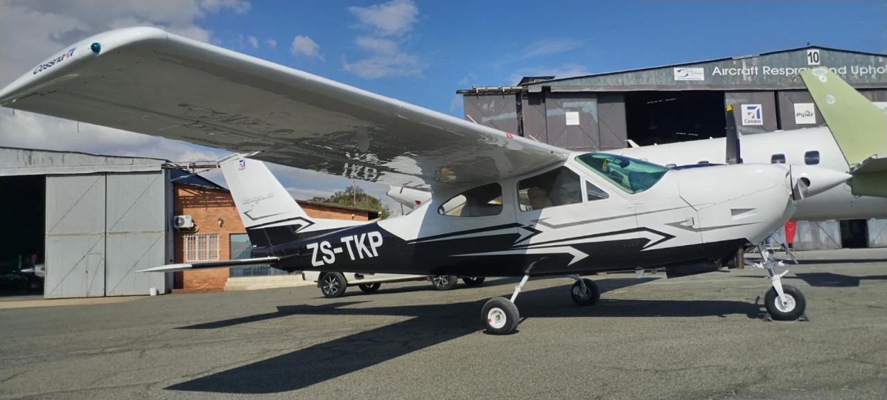 For Sale: Cessna 177RG - Image 8